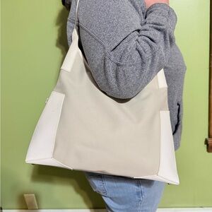 VINTAGE Ferragamo Cream Blocked Shoulder Bag $135